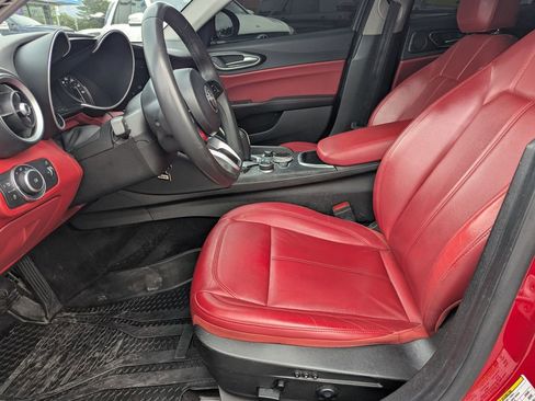 Used 2020 Alfa Romeo Giulia RWD image 24
