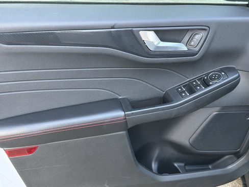 Certified 2025 Ford Escape ST-Line FWD image 11
