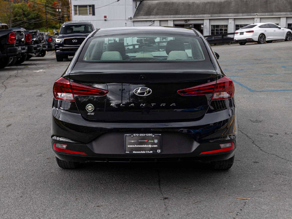 Used 2020 Hyundai Elantra SE FWD image 5