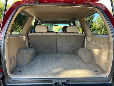 Used 2000 Toyota 4Runner SR5 w/ Upgrade Value Pkg 2 AWD/4WD image 29