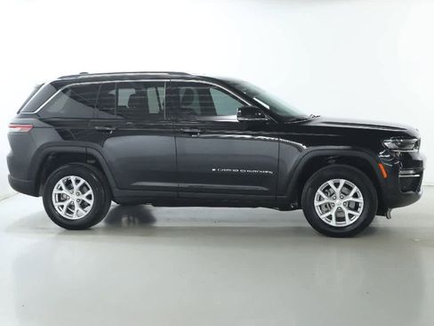 Used 2023 Jeep Grand Cherokee Limited w/ Luxury Tech Group II image 11