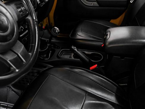 Used 2014 Jeep Wrangler Unlimited Sport w/ Power Convenience Group AWD/4WD image 22