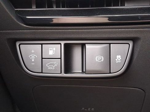 Used 2025 Kia EV6 Wind RWD image 28