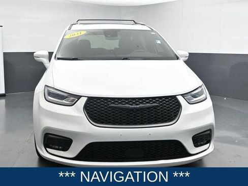 Used 2021 Chrysler Pacifica Limited w/ S Appearance Package AWD/4WD image 4