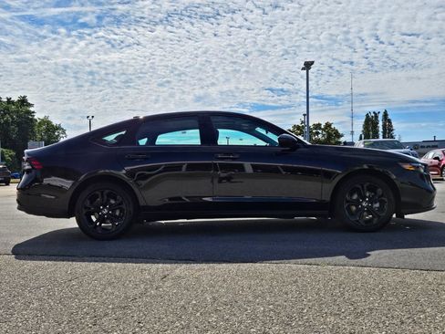 Used 2025 Honda Accord SE image 7