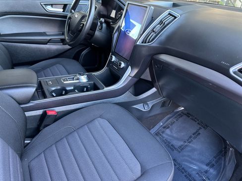 Certified 2024 Ford Edge SE w/ Black Appearance Package image 16