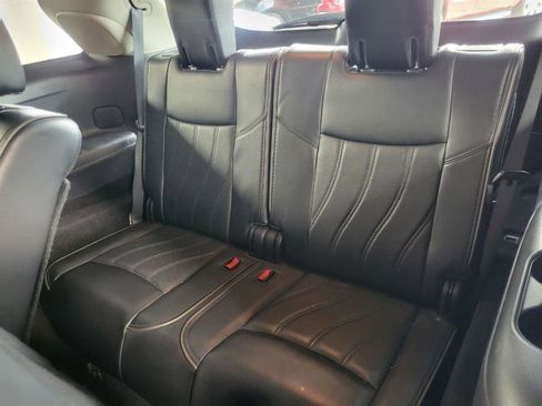 Used 2013 INFINITI JX35 AWD w/ Premium Pkg image 7