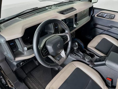 Used 2024 Ford Bronco Wildtrak image 2