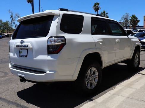 Used 2022 Toyota 4Runner SR5 AWD/4WD image 13