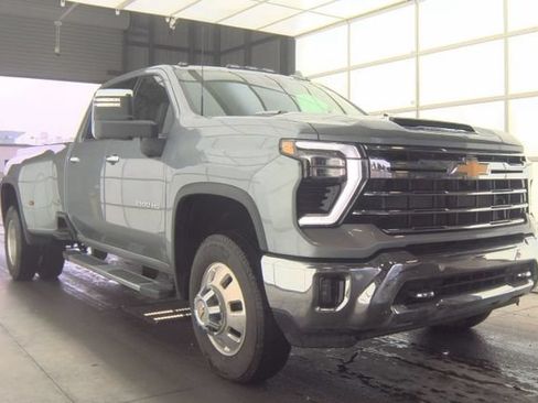 Used 2024 Chevrolet Silverado 3500 LTZ w/ LTZ Plus Package AWD/4WD image 2