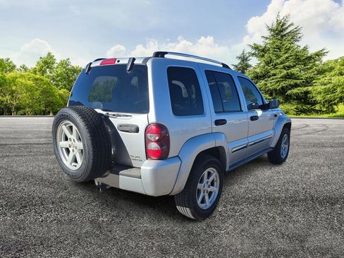 Used 2007 Jeep Liberty Limited image 7