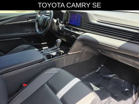 Used 2025 Toyota Camry SE w/ Convenience Package FWD image 9