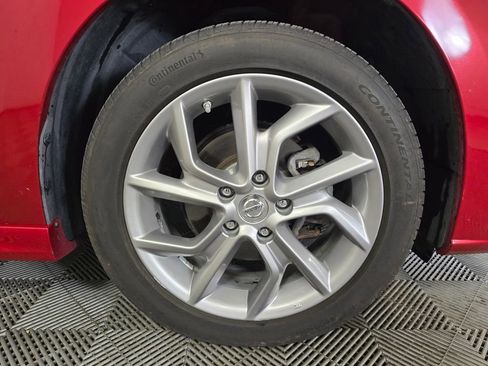 Used 2014 Nissan Sentra SR w/ SR Driver Package FWD image 2