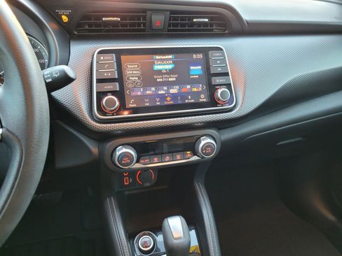 Certified 2020 Nissan Kicks SV image 23