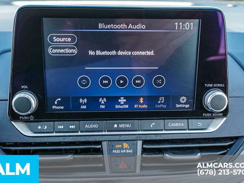 Used 2025 Nissan Altima 2.5 SV FWD image 35