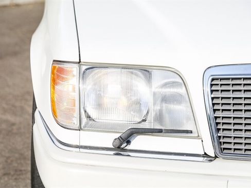 Used 1995 Mercedes-Benz E 320 Convertible image 20