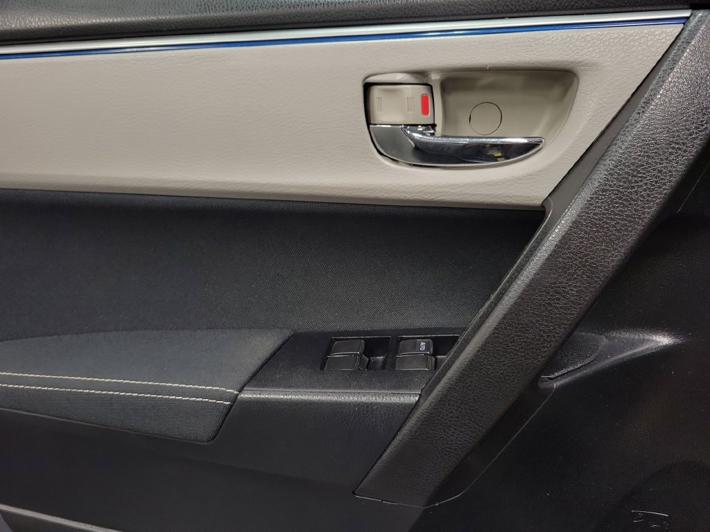 Used 2014 Toyota Corolla LE FWD image 25