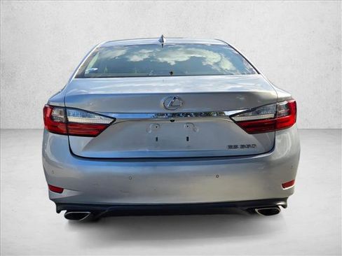Used 2018 Lexus ES 350 w/ Premier Package image 6