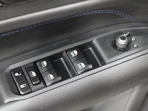 Used 2025 Jeep Compass Latitude w/ Altitude Special Edition AWD/4WD image 7