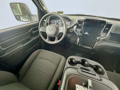 Used 2025 RAM 2500 Big Horn AWD/4WD image 9