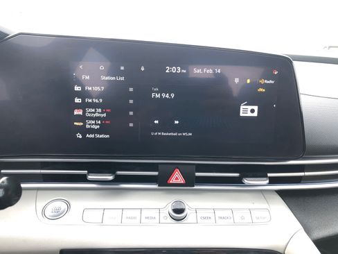 Certified 2024 Hyundai Elantra Limited image 17