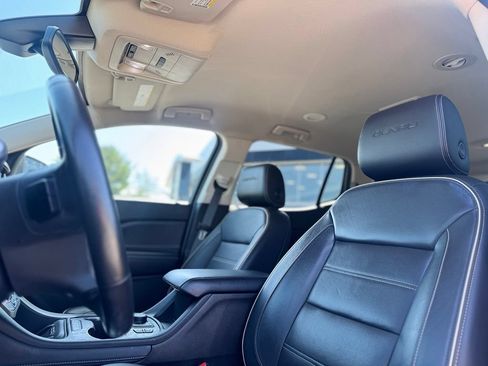 Used 2020 GMC Acadia Denali AWD/4WD image 17