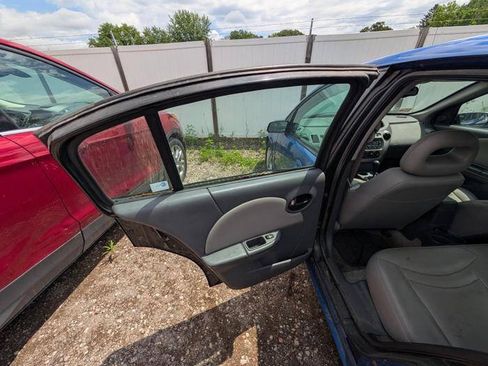 Used 2004 Saturn ION Level 3 w/ Travel Pkg FWD image 24