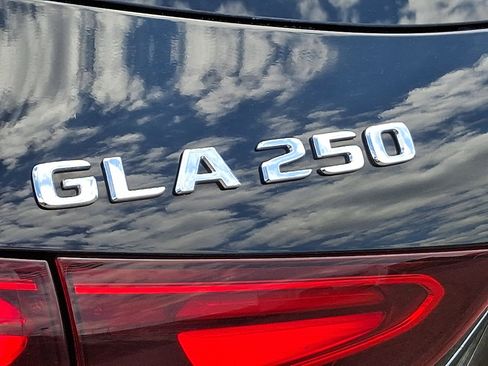 Used 2025 Mercedes-Benz GLA 250 image 31