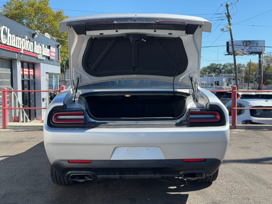 Used 2019 Dodge Challenger R/T w/ Plus Package RWD image 17