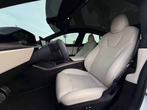 Used 2022 Tesla Model S image 22