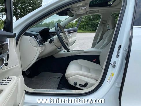 Used 2017 Volvo S90 T5 Momentum w/ Convenience Package FWD image 17