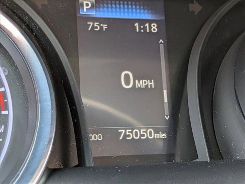 Used 2019 Toyota Camry LE FWD image 4