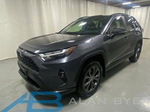 Used 2023 Toyota RAV4 XLE Premium image 1