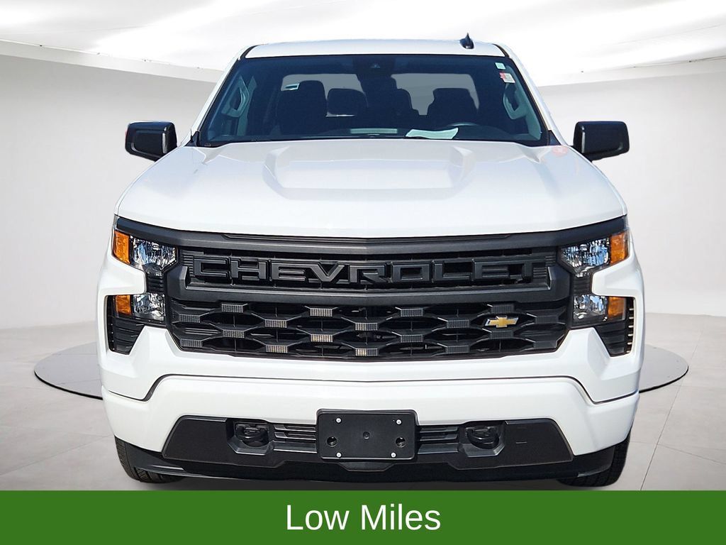 Used 2024 Chevrolet Silverado 1500 Custom AWD/4WD image 2