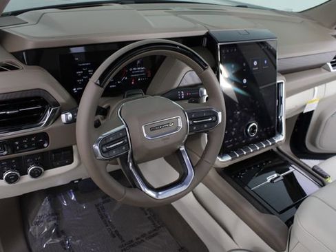 Used 2026 GMC Yukon Denali w/ Denali Reserve Package image 10