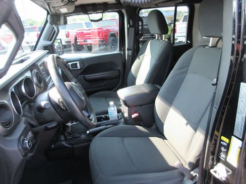 Used 2021 Jeep Wrangler Unlimited Sport AWD/4WD image 19