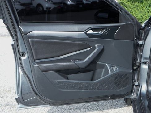 Used 2022 Volkswagen Jetta SE image 14