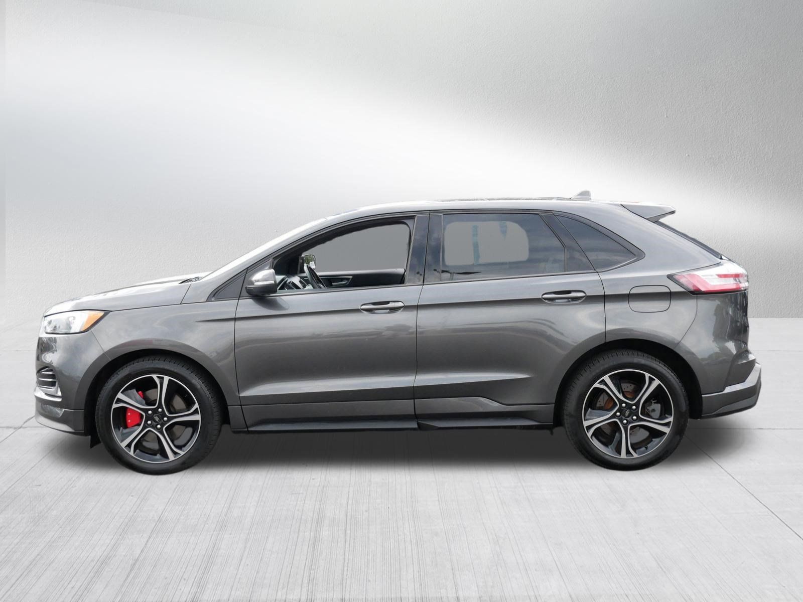 Used 2019 Ford Edge ST w/ Convenience Package AWD/4WD image 4