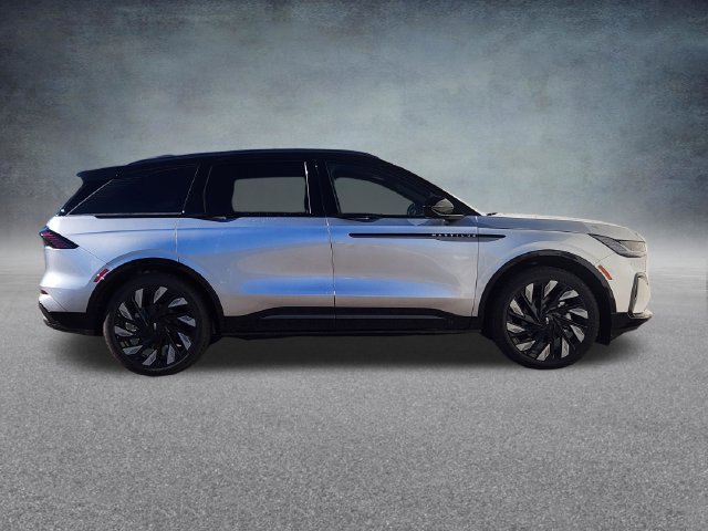 New 2026 Lincoln Nautilus Reserve w/ Jet Appearance Package AWD/4WD image 8