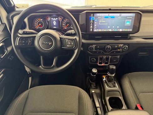 Used 2025 Jeep Gladiator Sport AWD/4WD image 25