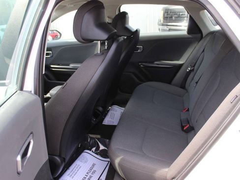 Used 2025 Kia K4 FWD image 13