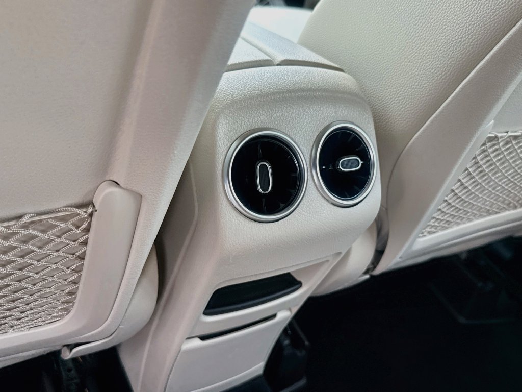Used 2021 Mercedes-Benz GLB 250 4MATIC image 28