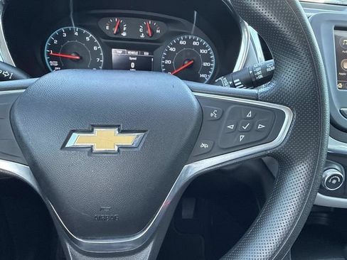 Used 2019 Chevrolet Equinox LS FWD image 16