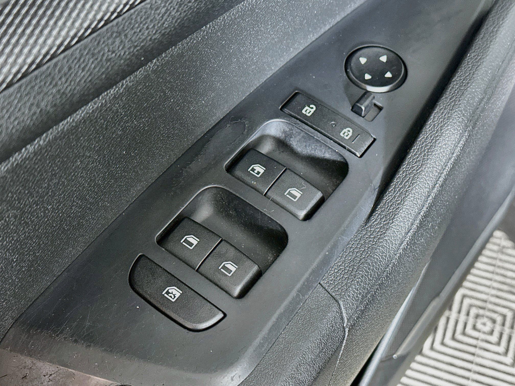 Used 2023 Kia Sportage LX FWD image 17