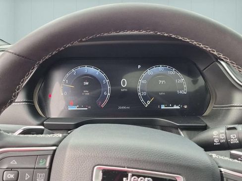 Used 2024 Jeep Grand Cherokee L Altitude AWD/4WD image 18
