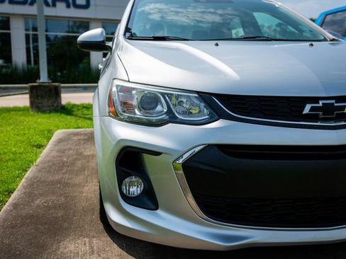 Used 2018 Chevrolet Sonic LT w/ Convenience Package FWD image 20
