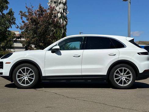 Used 2024 Porsche Cayenne AWD/4WD image 7