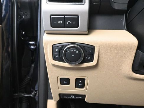Used 2021 Ford F250 Lariat w/ Lariat Ultimate Package AWD/4WD image 32
