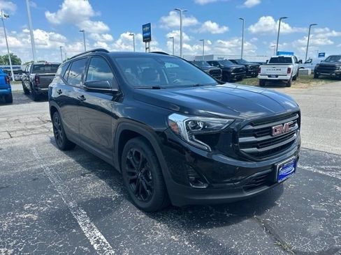 Used 2020 GMC Terrain SLT w/ Preferred Package FWD image 3