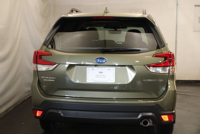 Used 2023 Subaru Forester Limited AWD/4WD image 6